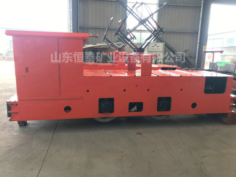 10噸架線式電機車